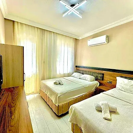 Grand Lavin Szálloda 3*